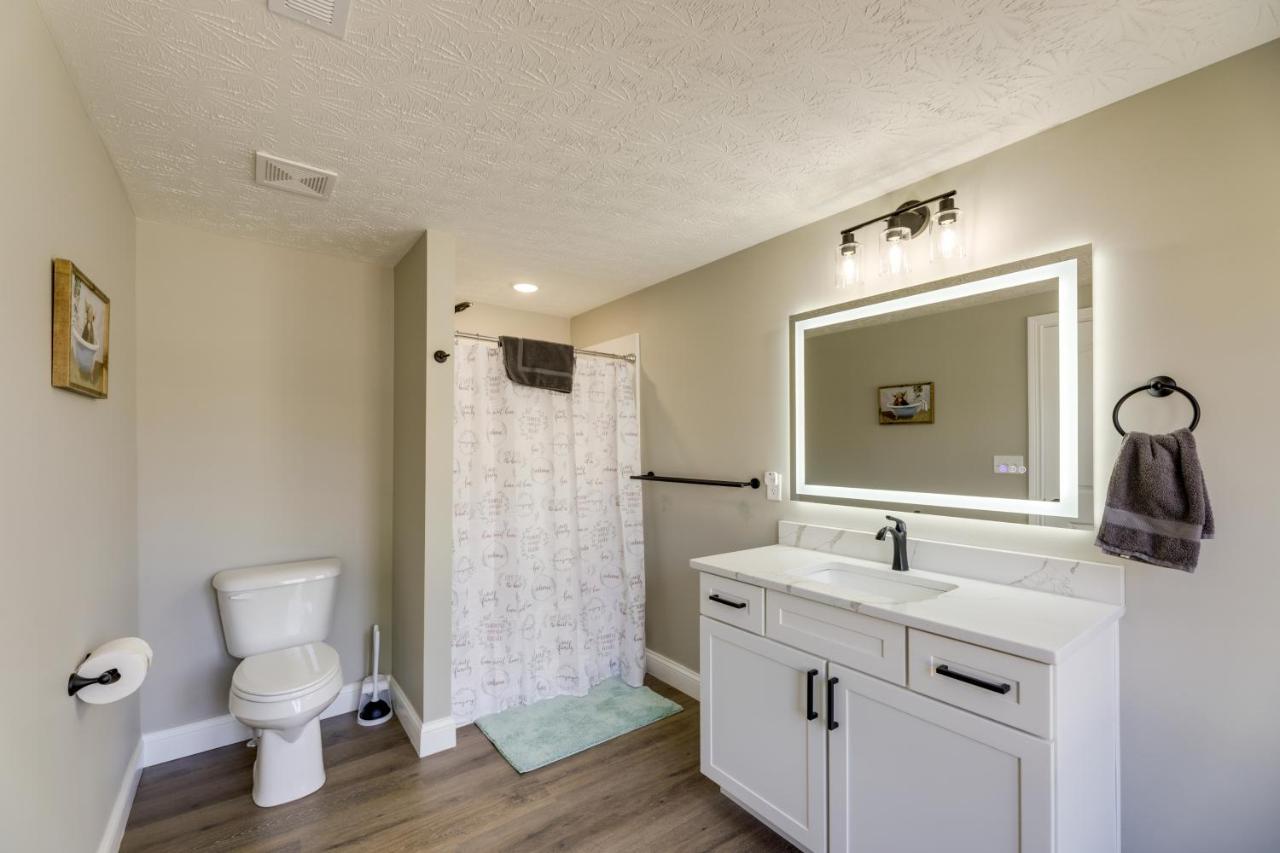 Williamstown Vacation Rental Private Deck And Yard Екстериор снимка